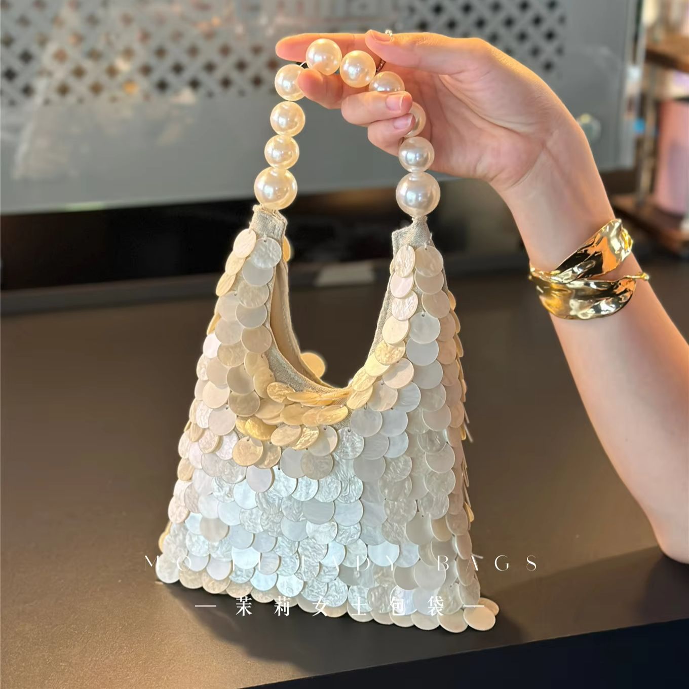 กระเป๋าถือผู้หญิงประดับเปลือกห - Interior Design Elegant บทวิจารณ์และราคา
